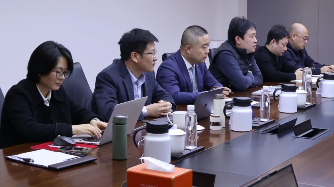 6923bd31bb18c.jpg d125f8d00f43d96daa3640260a288ee5.jpg